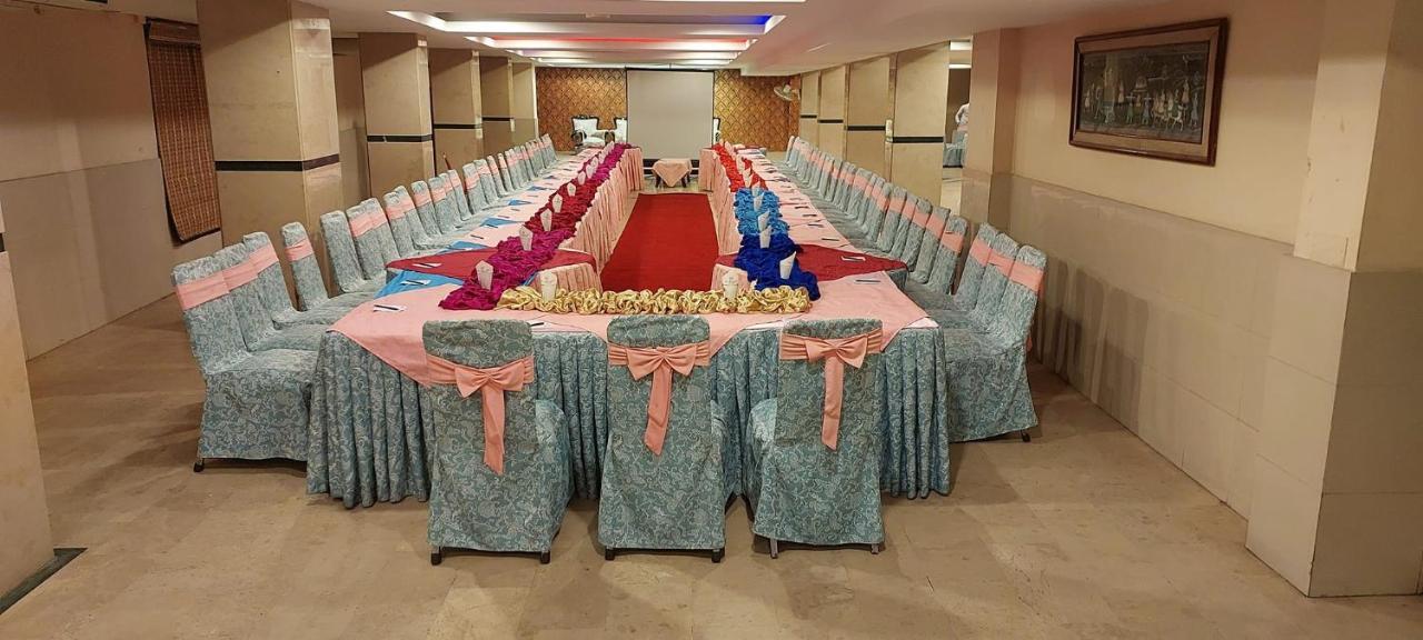 Grace Crown Hotel Islamabad Ngoại thất bức ảnh